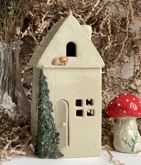 Дом с камином. Интерьерный домик-подсвечник ручной работы с элементами декора : кот, елка, камин, птица
